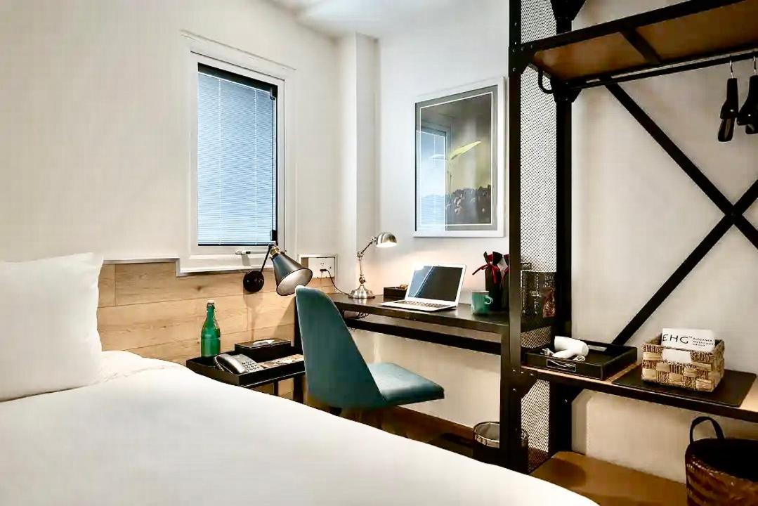 होटल C Hotel- De Tham Bui Vien Walking Street