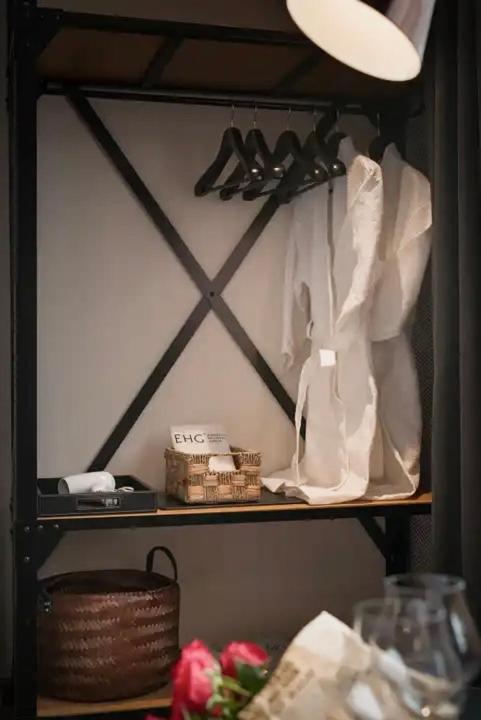 C Hotel- De Tham Bui Vien Walking Street होटल 3*