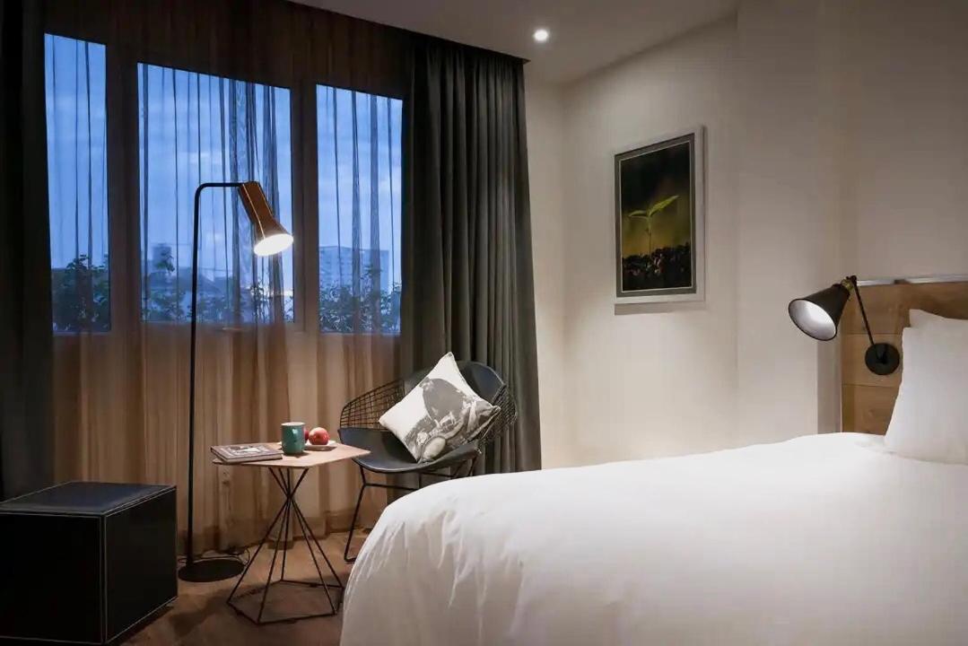 होटल C Hotel- De Tham Bui Vien Walking Street Ho Chi Minh City