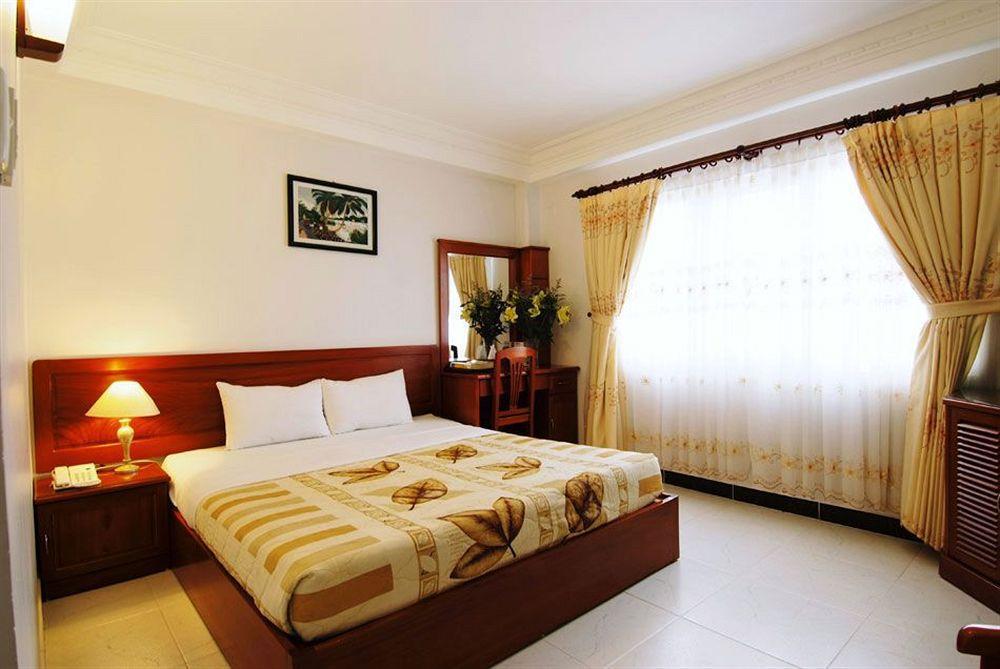 होटल C Hotel- De Tham Bui Vien Walking Street Ho Chi Minh City