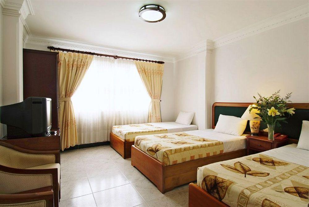 C Hotel- De Tham Bui Vien Walking Street होटल 3*