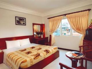 C Hotel- De Tham Bui Vien Walking Street होटल