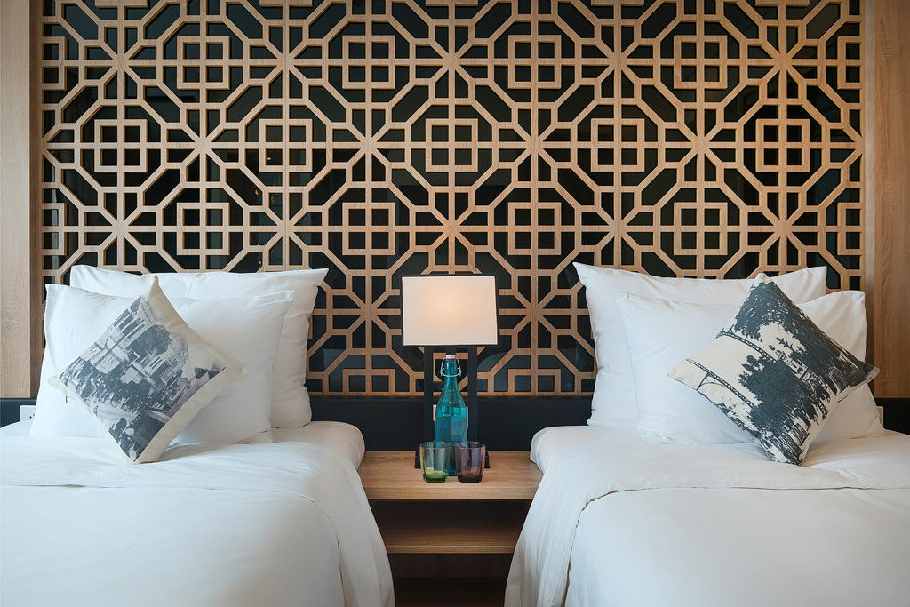 C Hotel- De Tham Bui Vien Walking Street होटल